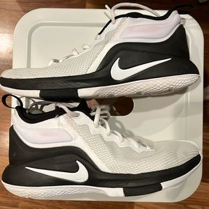 Hardly worn Men’s Nike Basketball shoes